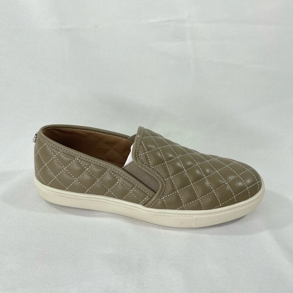 Steve Madden Womens Ecentrcq Slip On Sneaker. Color Gray. Size 9 NEW!!